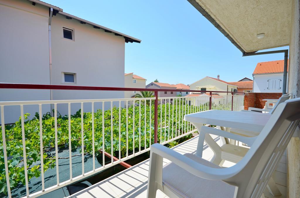 Apartments Branko Vodice Exterior foto